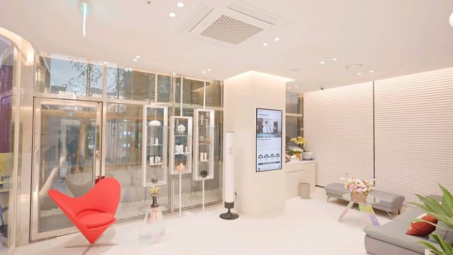 플래티넘의원 정형외과 강남 신사역 대기실 공간